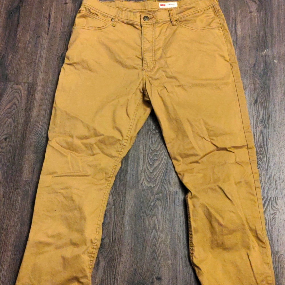 Men's Wrangler Khaki Pants